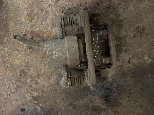 bontott TOYOTA AVENSIS T25 Bal hátsó Féknyereg Munkahengerrel