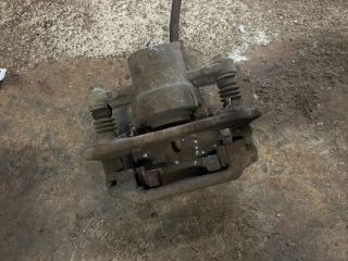 bontott TOYOTA AVENSIS T25 Bal hátsó Féknyereg Munkahengerrel