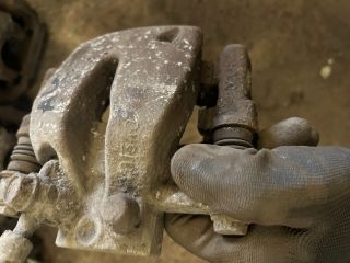 bontott TOYOTA AVENSIS T25 Jobb hátsó Féknyereg Munkahengerrel