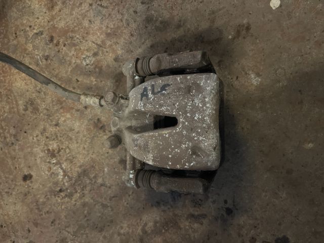 bontott TOYOTA AVENSIS T25 Jobb hátsó Féknyereg Munkahengerrel