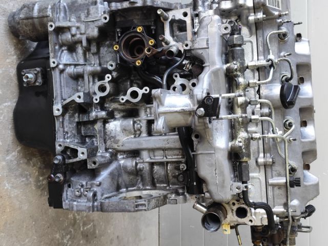 bontott TOYOTA AVENSIS T25 Komplett Motor (Segédberendezésekkel)