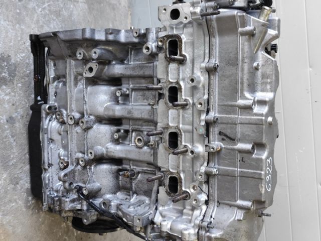 bontott TOYOTA AVENSIS T25 Komplett Motor (Segédberendezésekkel)