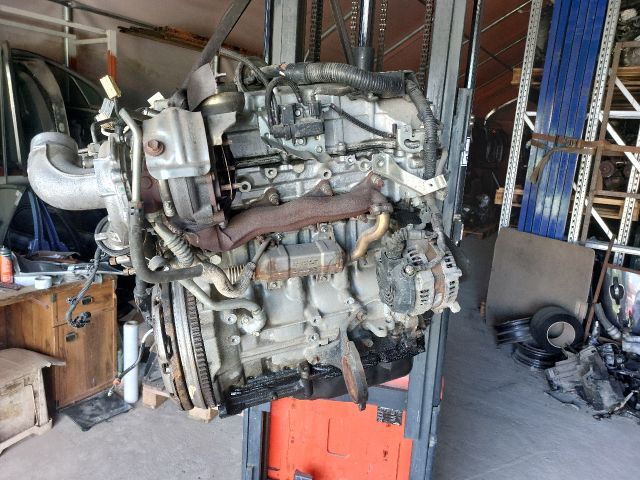 bontott TOYOTA AVENSIS T25 Komplett Motor (Segédberendezésekkel)