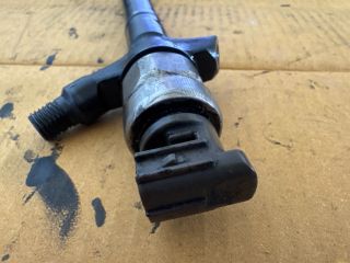 bontott TOYOTA AVENSIS T25 Porlasztó (1 db)