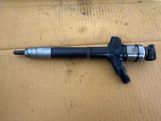 bontott TOYOTA AVENSIS T25 Porlasztó (1 db)