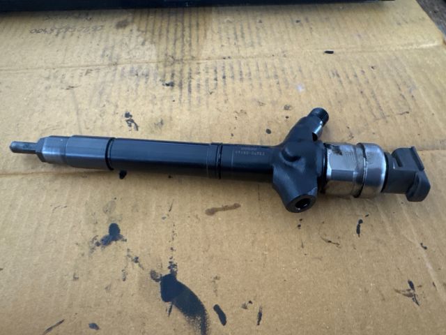 bontott TOYOTA AVENSIS T25 Porlasztó (1 db)