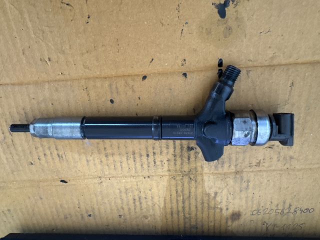 bontott TOYOTA AVENSIS T25 Porlasztó (1 db)