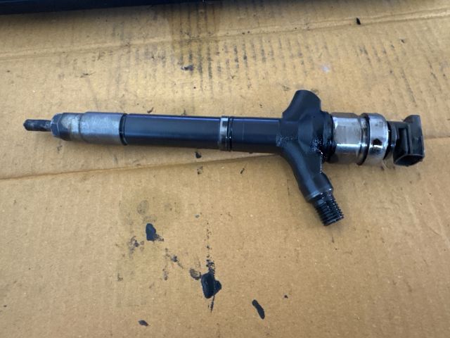 bontott TOYOTA AVENSIS T25 Porlasztó (1 db)