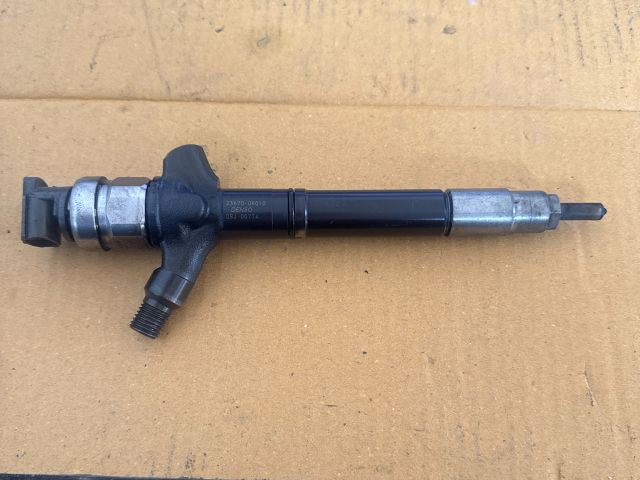 bontott TOYOTA AVENSIS T25 Porlasztó (1 db)