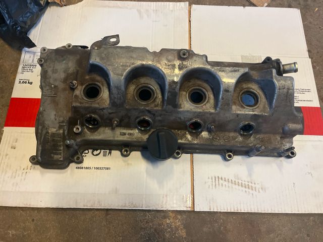 bontott TOYOTA AVENSIS T25 Szelepfedél