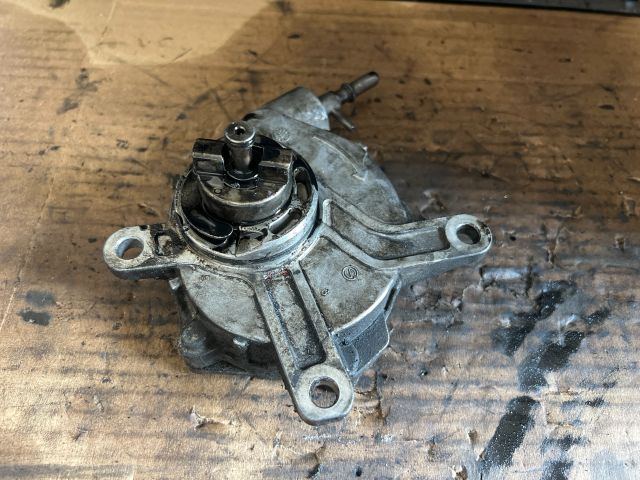 bontott TOYOTA AVENSIS T25 Vákumpumpa