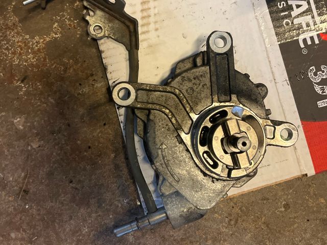 bontott TOYOTA AVENSIS T25 Vákumpumpa