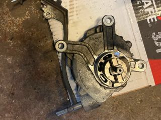 bontott TOYOTA AVENSIS T25 Vákumpumpa