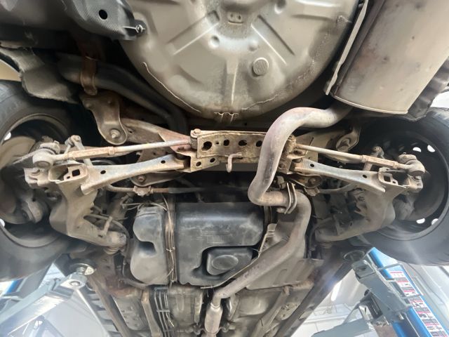 bontott TOYOTA AVENSIS T25 Bal első Gólyaláb (Lengécsillapító, Rugó)