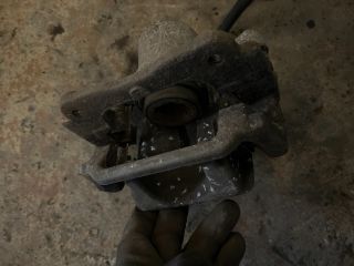 bontott TOYOTA AVENSIS T25 Bal hátsó Féknyereg Munkahengerrel