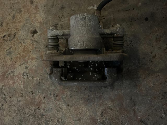 bontott TOYOTA AVENSIS T25 Bal hátsó Féknyereg Munkahengerrel