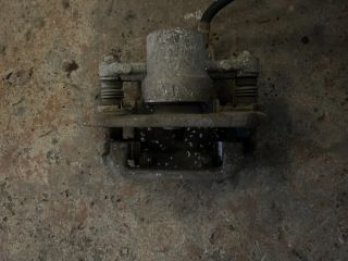 bontott TOYOTA AVENSIS T25 Bal hátsó Féknyereg Munkahengerrel