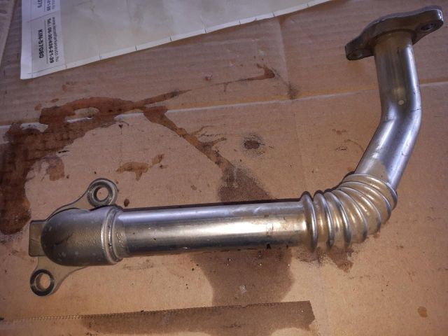 bontott TOYOTA AVENSIS T25 EGR Hűtő Cső