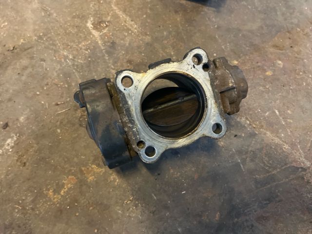 bontott TOYOTA AVENSIS T25 Fojtószelep (Elektromos)