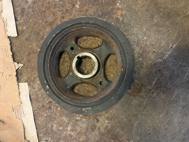 bontott TOYOTA AVENSIS T25 Főtengely Szíjtárcsa