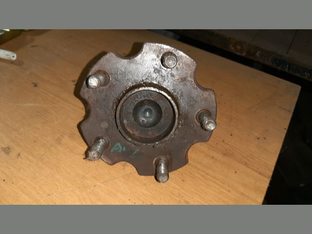 bontott TOYOTA AVENSIS T25 Hátsó Kerékagy (Pozíciófüggetlen)