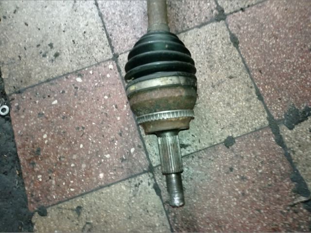 bontott TOYOTA AVENSIS T25 Jobb Féltengely