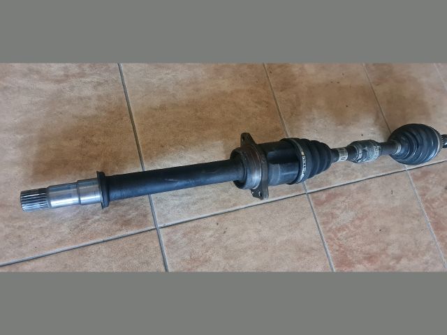 bontott TOYOTA AVENSIS T25 Jobb Féltengely