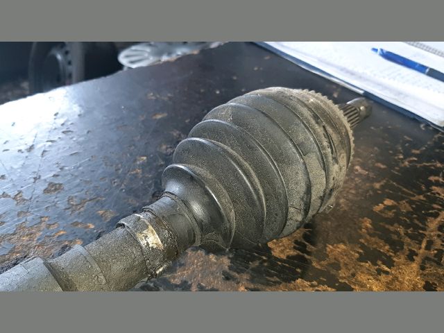 bontott TOYOTA AVENSIS T25 Jobb Féltengely