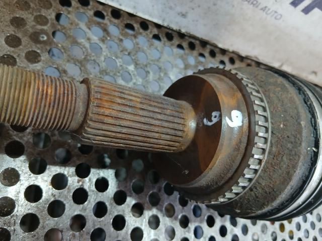 bontott TOYOTA AVENSIS T25 Jobb Féltengely