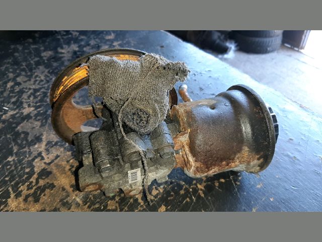 bontott TOYOTA AVENSIS T25 Kormányszervó Motor (Hidraulikus)