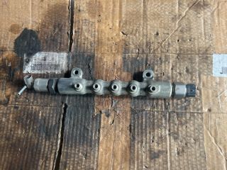 bontott TOYOTA AVENSIS T25 Közösnyomócső