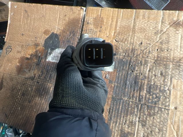 bontott TOYOTA AVENSIS T25 Közösnyomócső