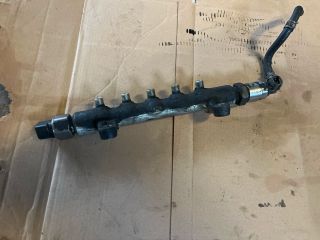 bontott TOYOTA AVENSIS T25 Közösnyomócső