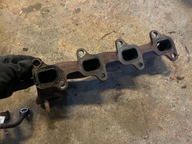 bontott TOYOTA AVENSIS T25 Leömlő (Soros)