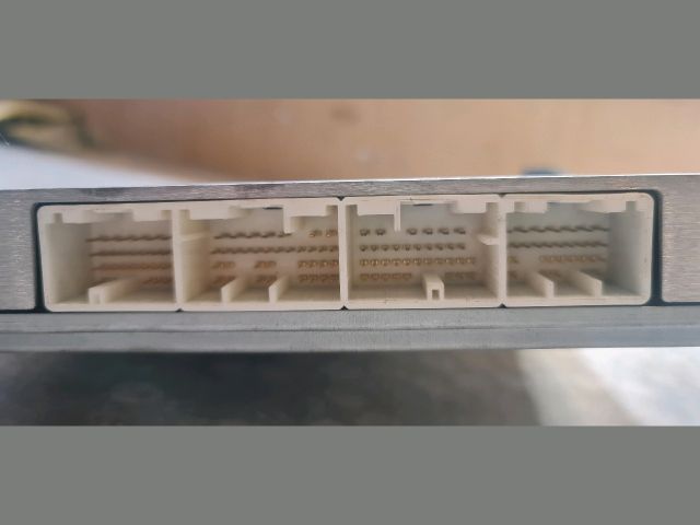 bontott TOYOTA AVENSIS T25 Motorvezérlő