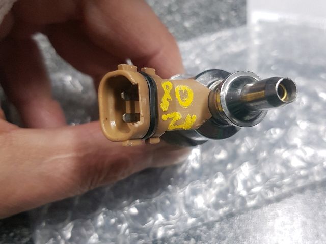 bontott TOYOTA AVENSIS T25 Porlasztó (1 db)