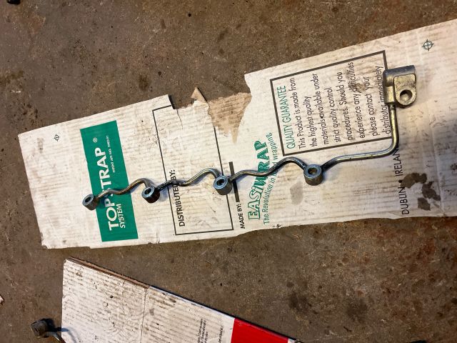 bontott TOYOTA AVENSIS T25 Résolajcső