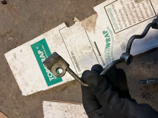 bontott TOYOTA AVENSIS T25 Résolajcső