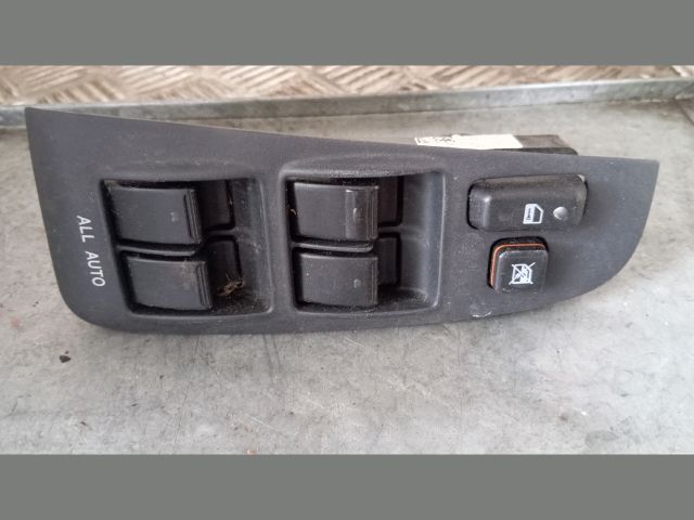 bontott TOYOTA AVENSIS T25 Ablakemelő Kapcsoló Négyes / Kettes