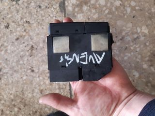 bontott TOYOTA AVENSIS T25 Ablakfűtés Kapcsoló