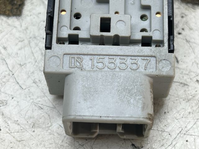 bontott TOYOTA AVENSIS T25 Ablakfűtés Kapcsoló