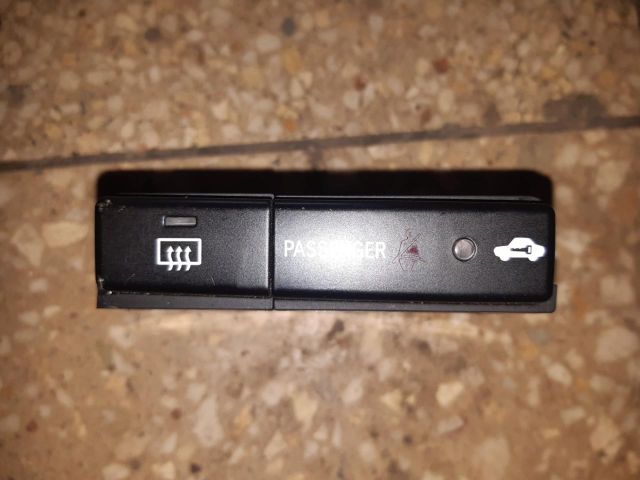 bontott TOYOTA AVENSIS T25 Ablakfűtés Kapcsoló