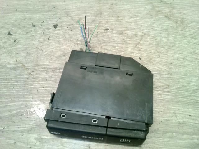 bontott TOYOTA AVENSIS T25 Ablakfűtés Kapcsoló