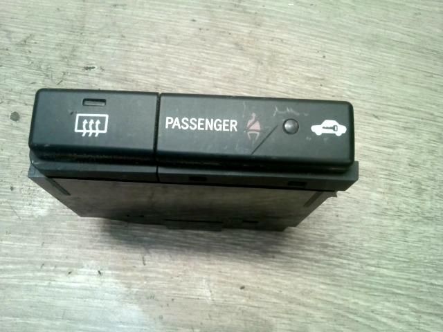 bontott TOYOTA AVENSIS T25 Ablakfűtés Kapcsoló