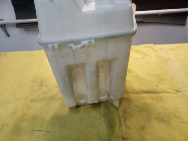 bontott TOYOTA AVENSIS T25 Ablakmosó Tartály