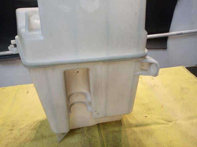 bontott TOYOTA AVENSIS T25 Ablakmosó Tartály