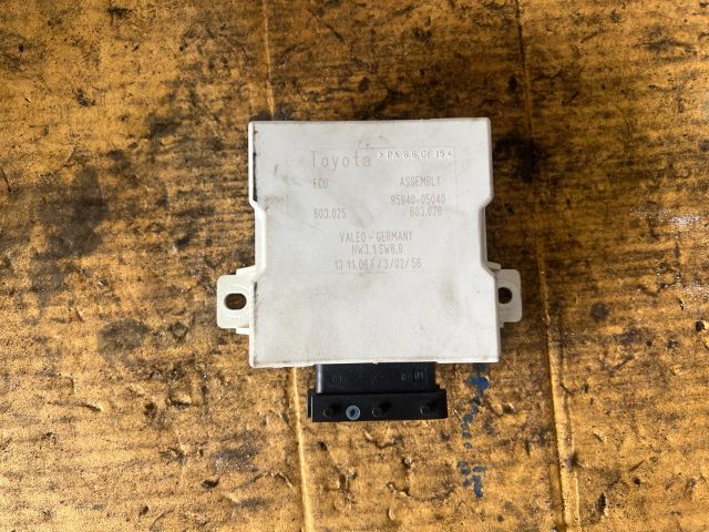 bontott TOYOTA AVENSIS T25 Ablaktörlő Relé