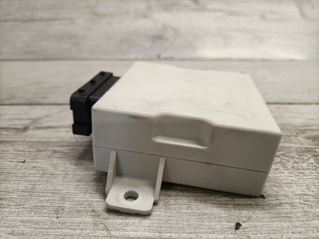 bontott TOYOTA AVENSIS T25 Ablaktörlő Relé