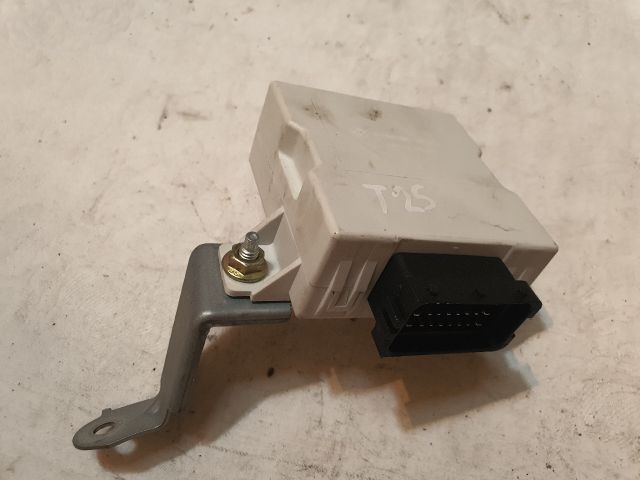 bontott TOYOTA AVENSIS T25 Ablaktörlő Relé