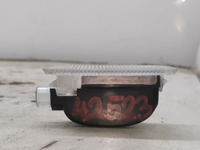 bontott TOYOTA AVENSIS T25 Ajtó Világítás